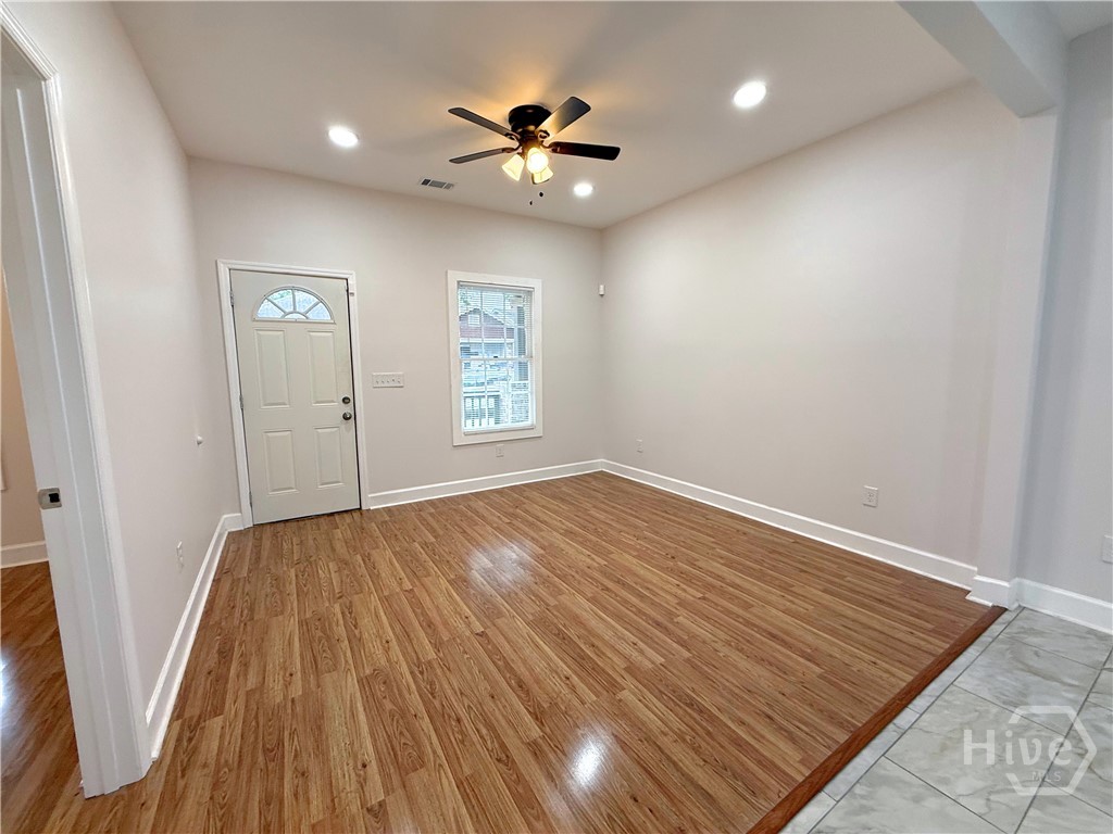 922 W 42nd Street