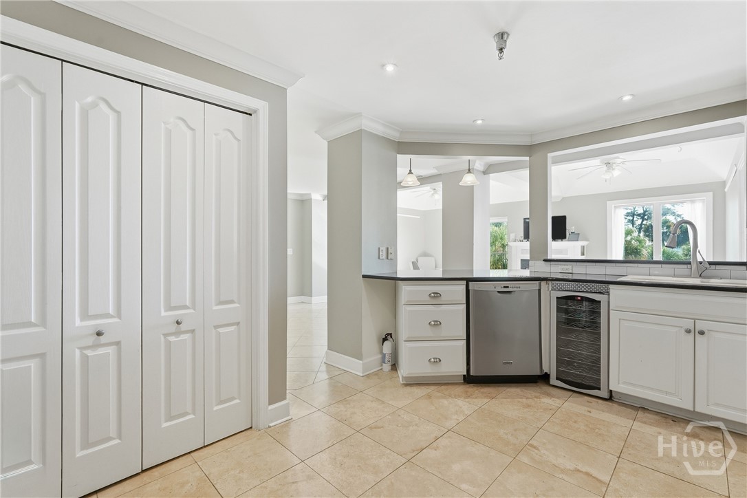 700 Wilmington Island Road 201