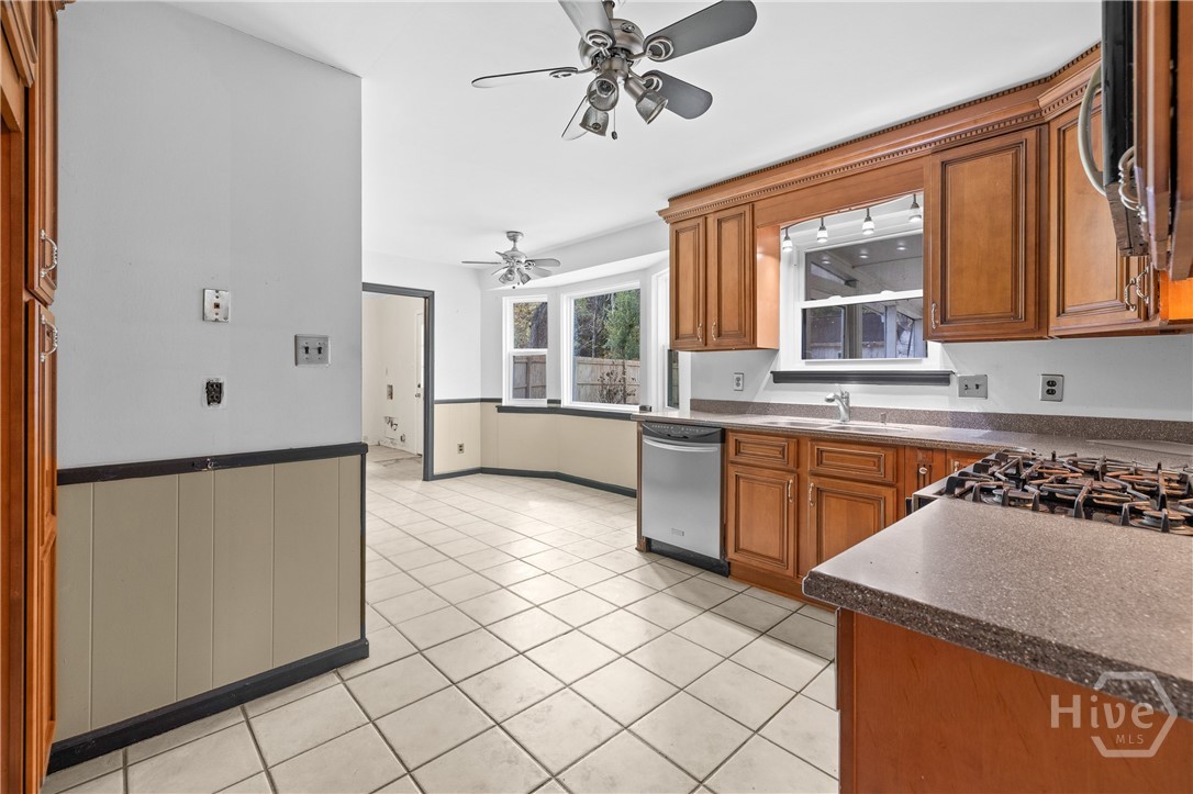 701 Leaning Oaks Drive