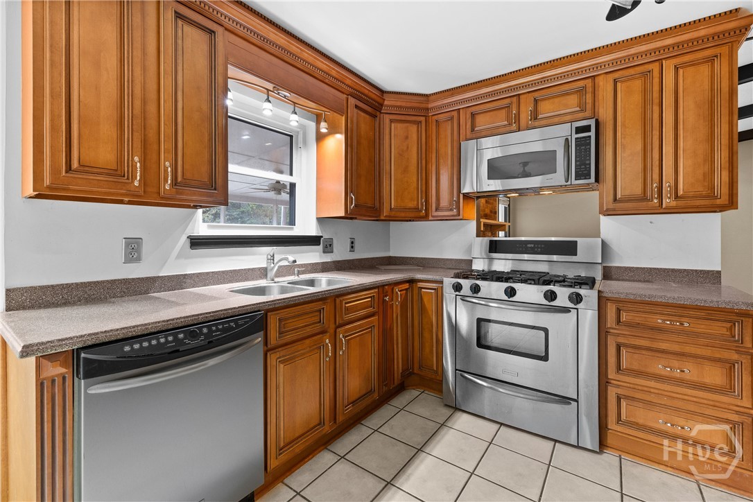 701 Leaning Oaks Drive