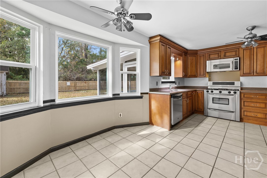 701 Leaning Oaks Drive