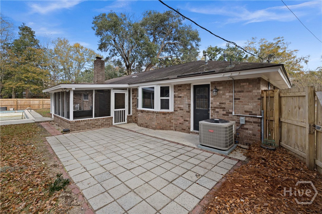 701 Leaning Oaks Drive