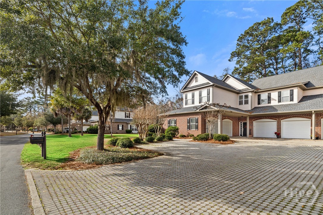 401 River Oaks Drive 401