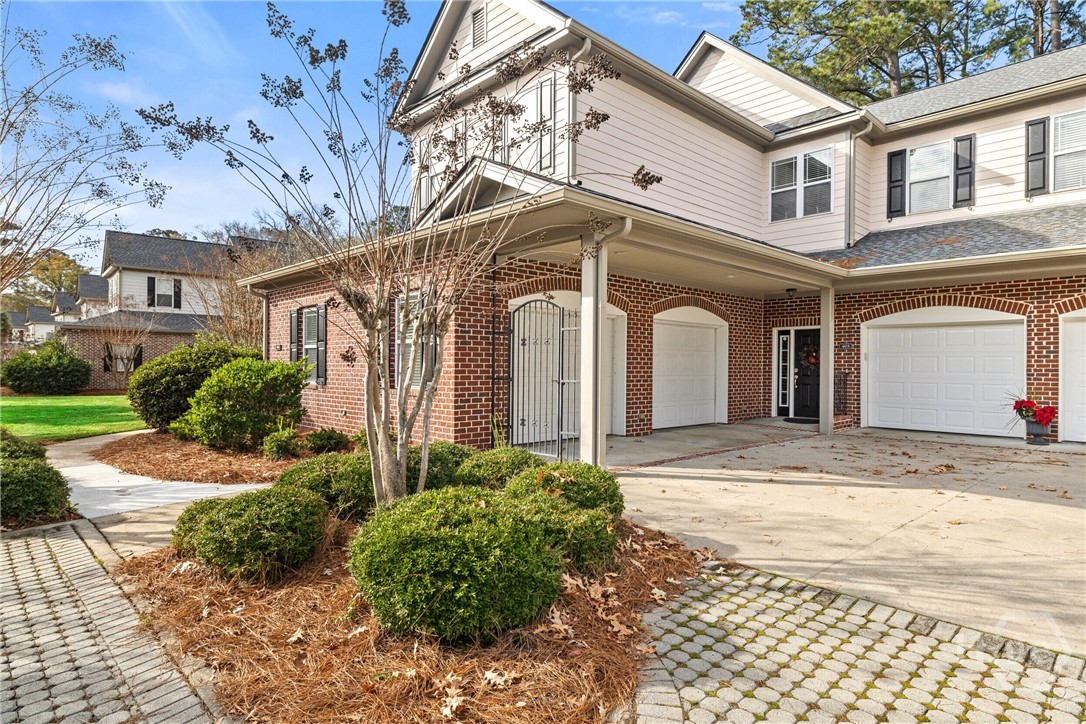 401 River Oaks Drive 401