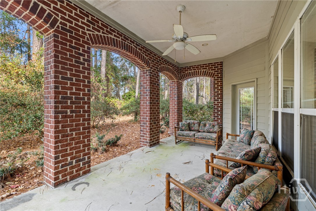 401 River Oaks Drive 401