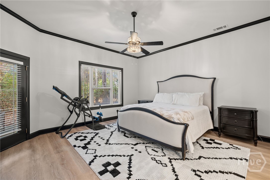 401 River Oaks Drive 401