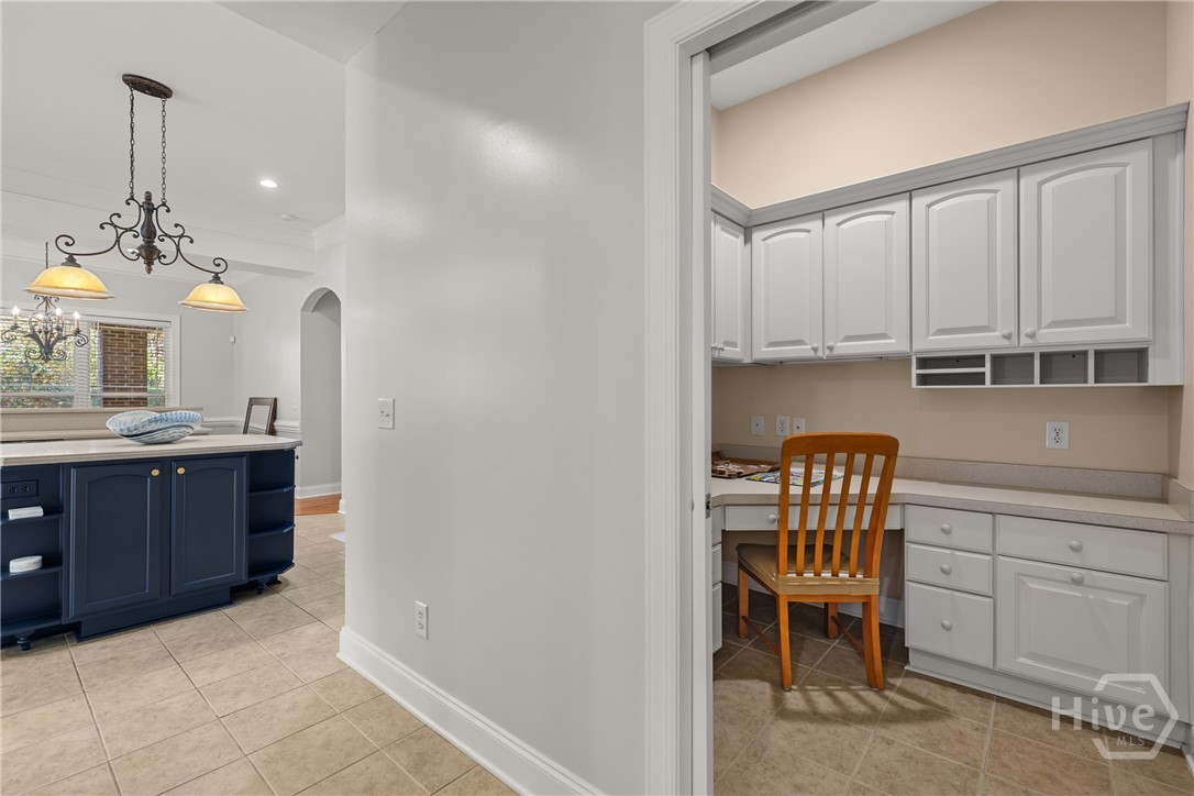 401 River Oaks Drive 401