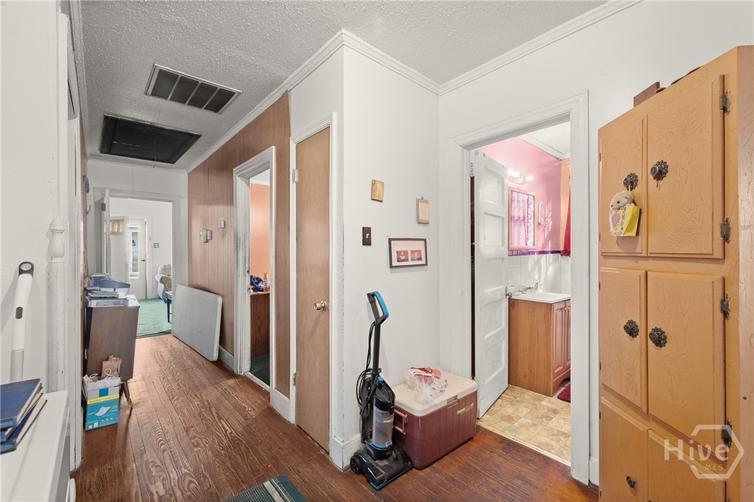 723 E 39th Street