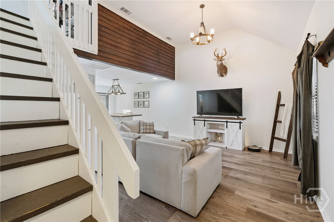 200 Raintree Court