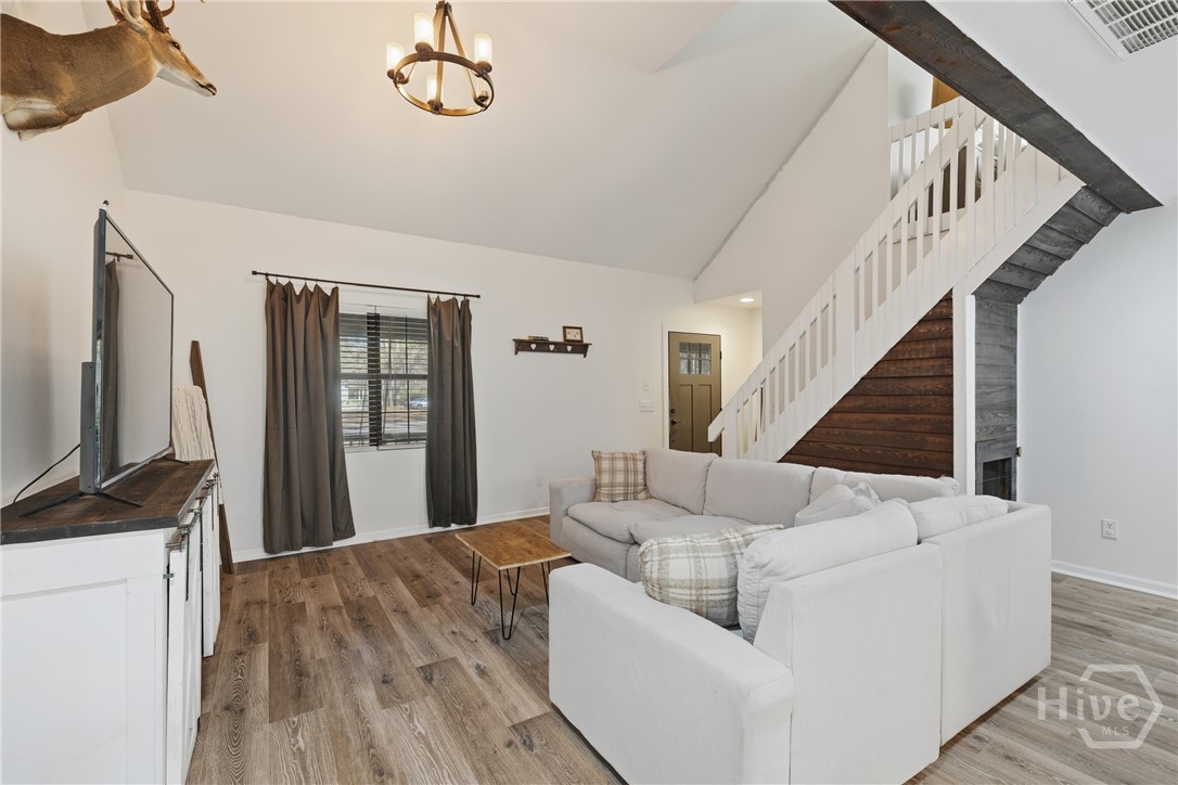 200 Raintree Court