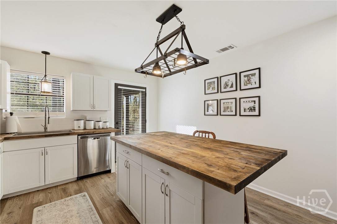 200 Raintree Court