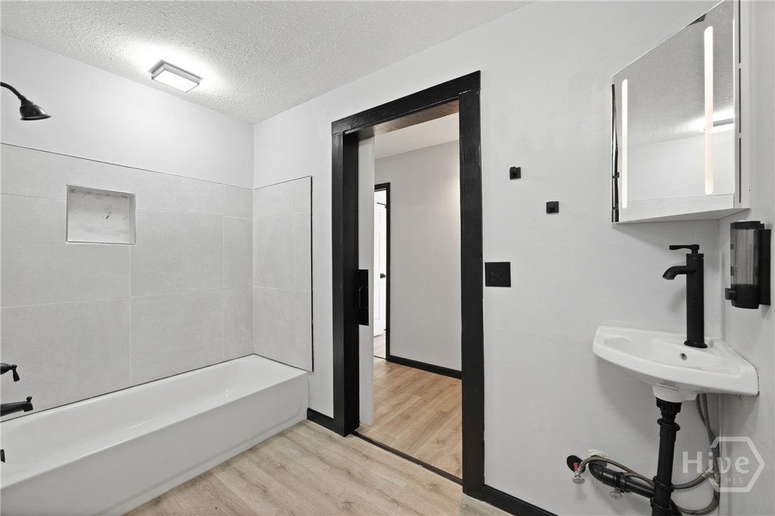 1005 Johnston Street