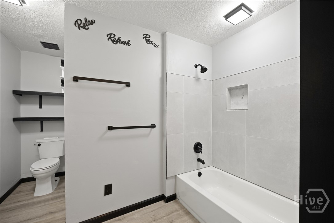 1005 Johnston Street