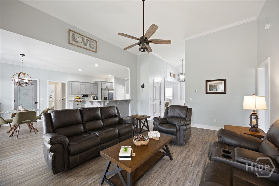 440 Rivercrest Drive