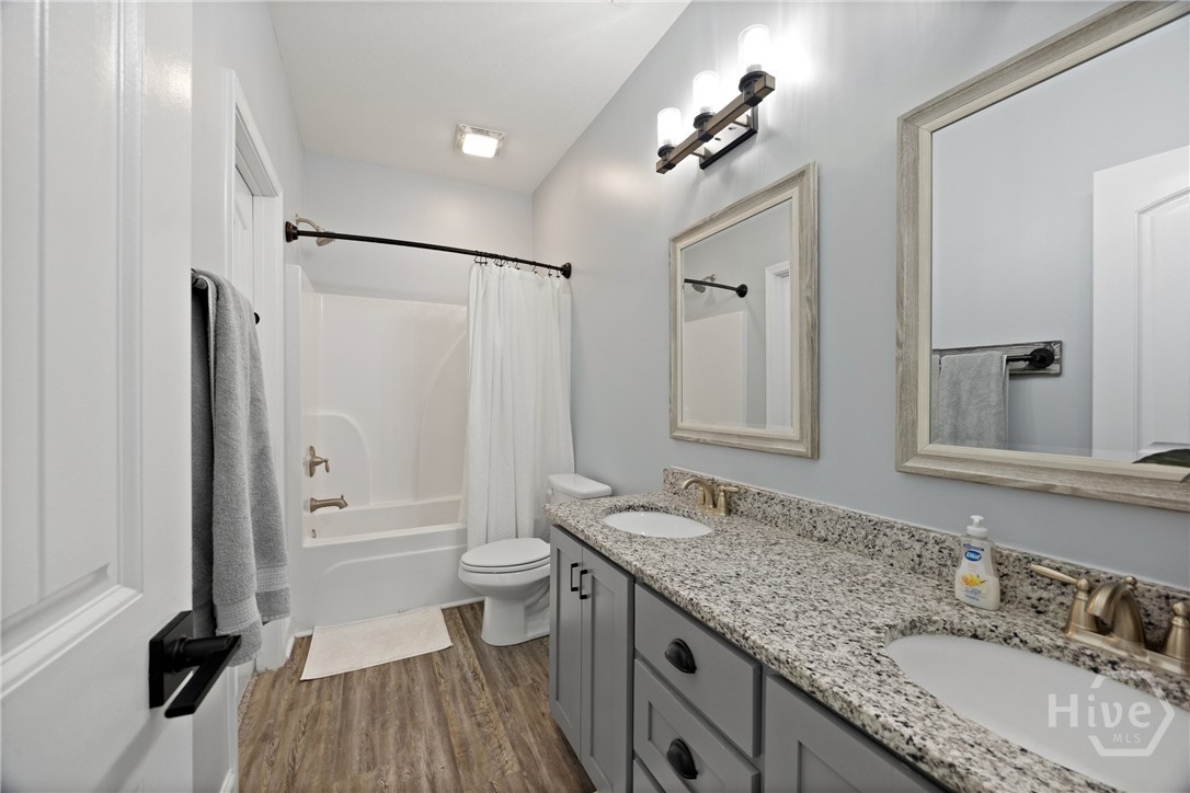 440 Rivercrest Drive