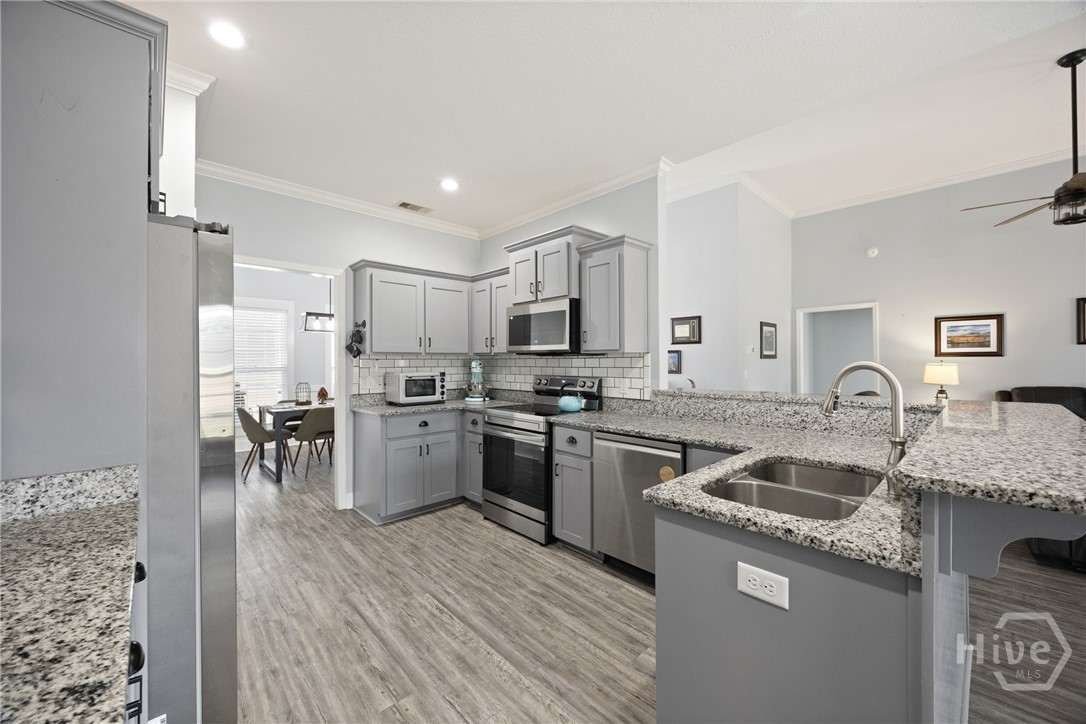 440 Rivercrest Drive