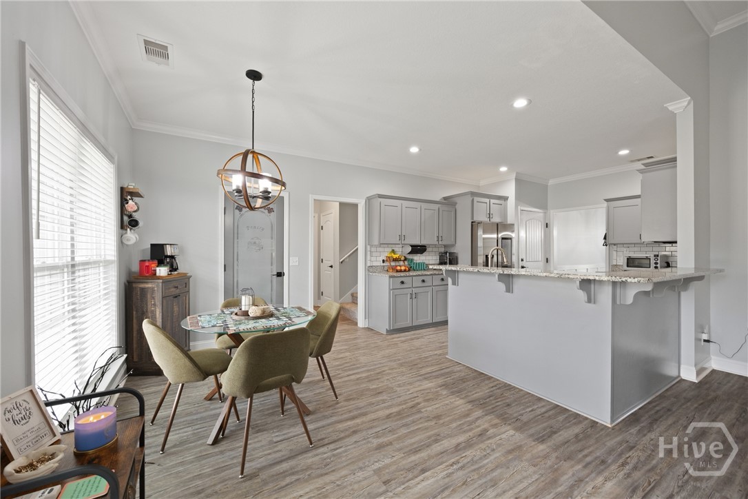 440 Rivercrest Drive