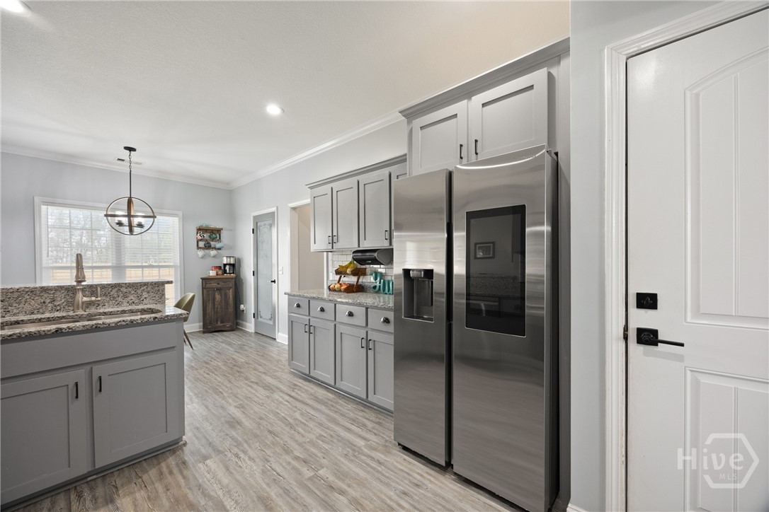 440 Rivercrest Drive