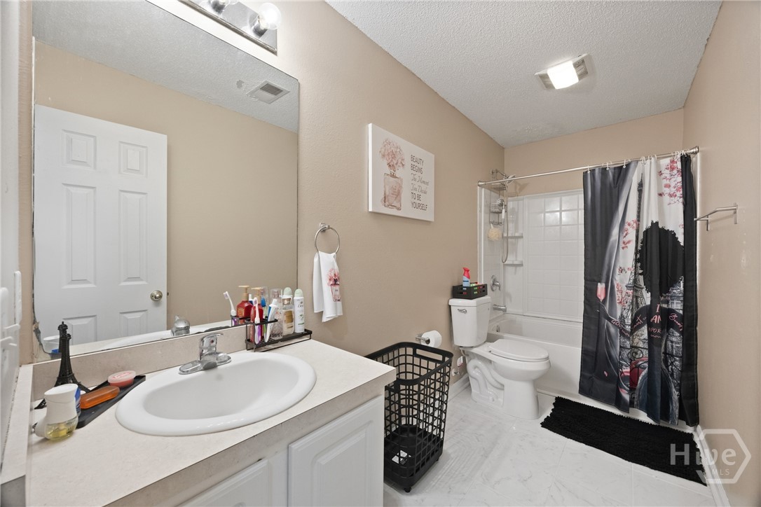 2 Willow Lakes Drive