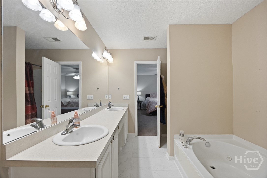 2 Willow Lakes Drive