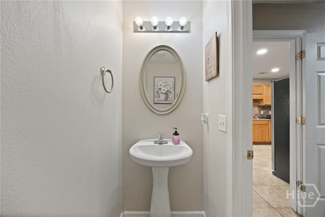 2 Willow Lakes Drive