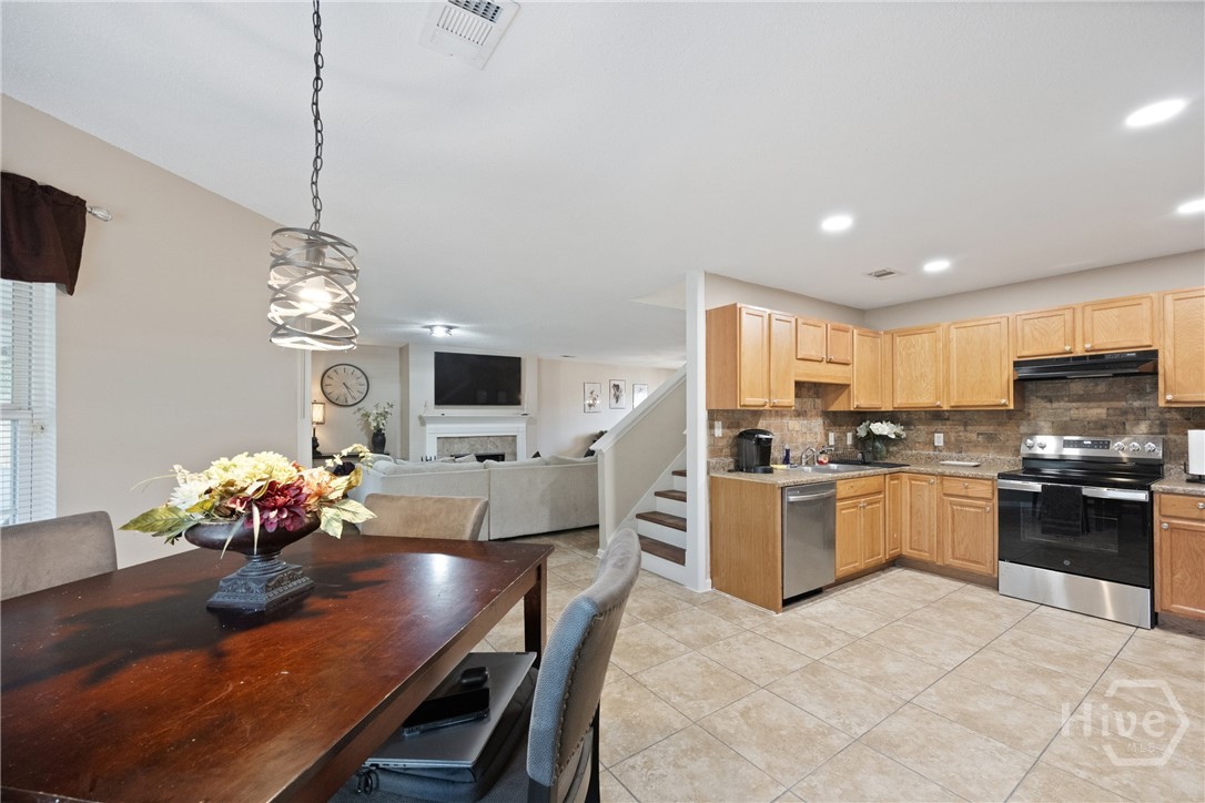 2 Willow Lakes Drive