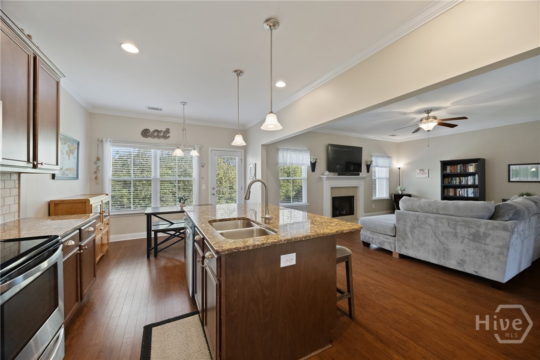 498 Waverly Lane