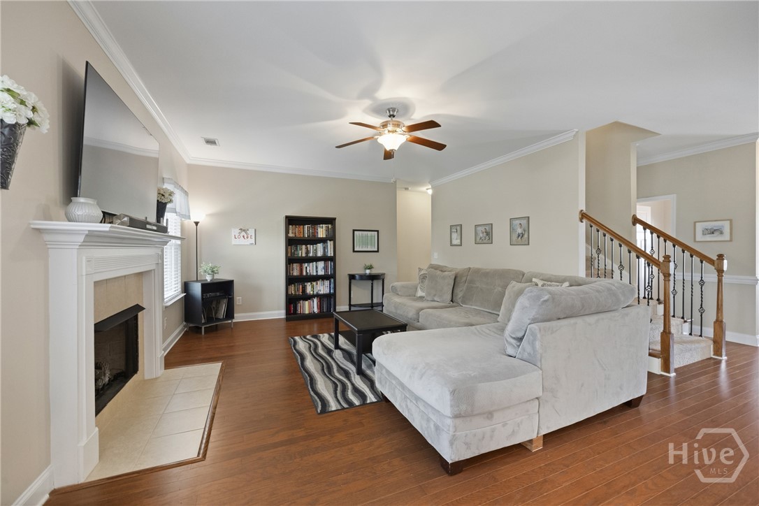 498 Waverly Lane