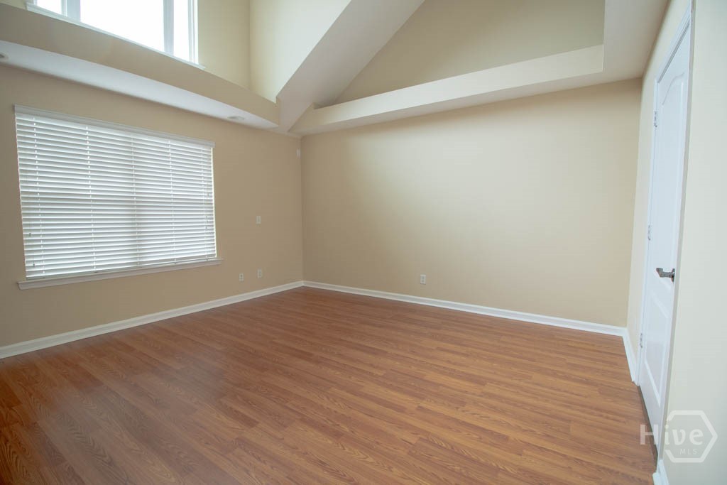 127 Ventura Place