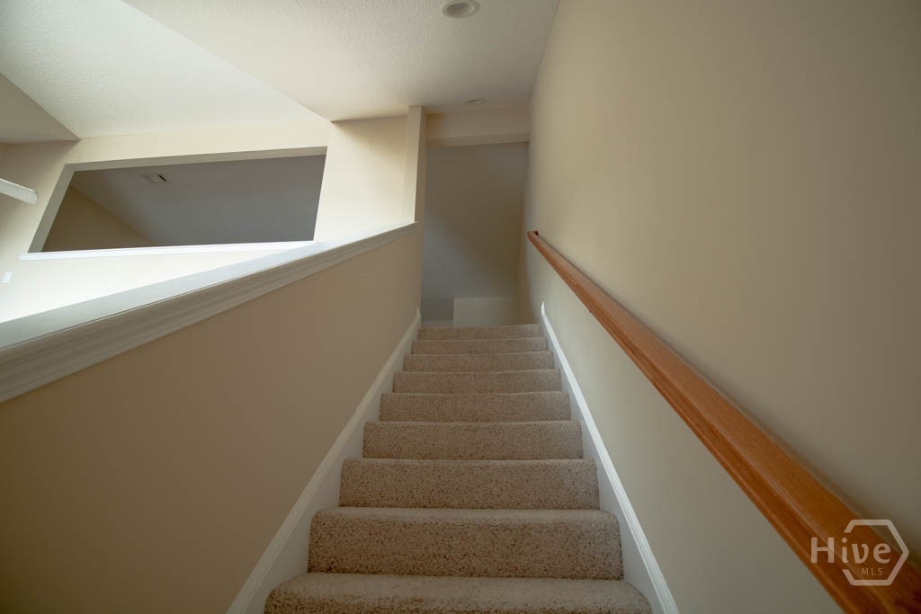127 Ventura Place