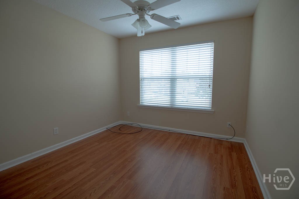 127 Ventura Place