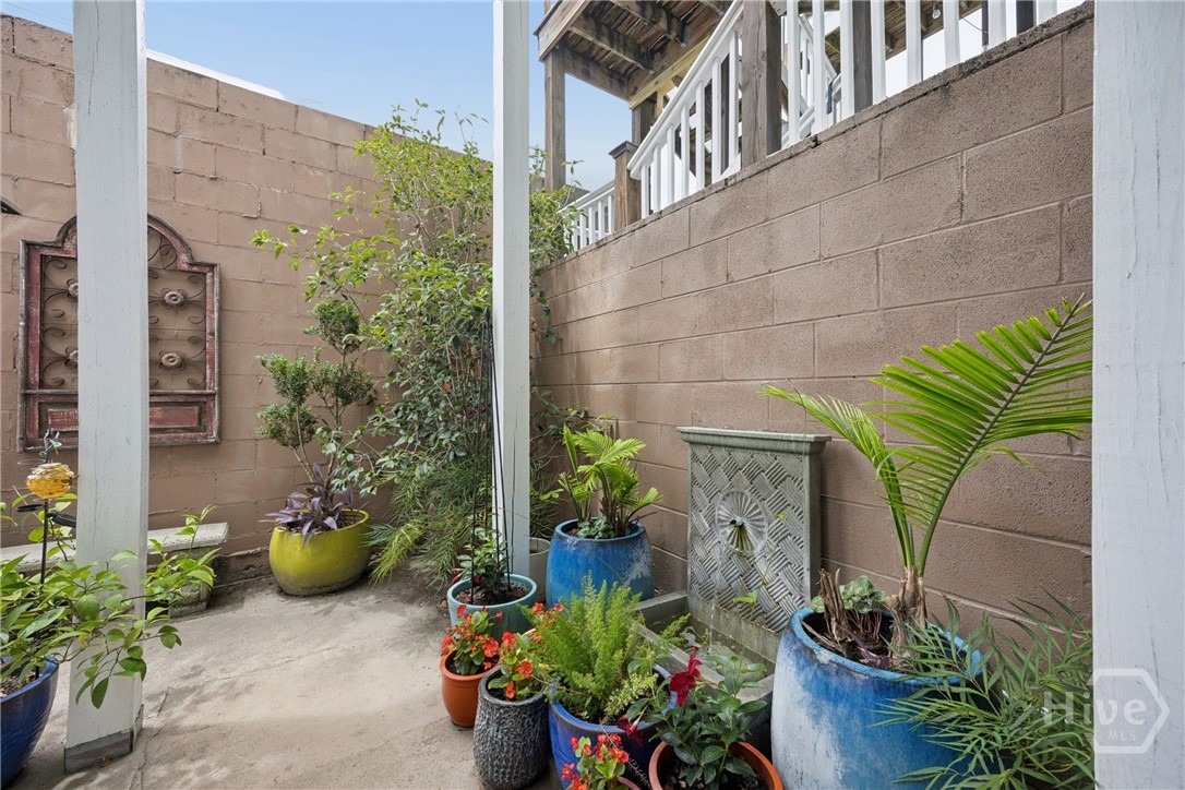 203 E Duffy Street C