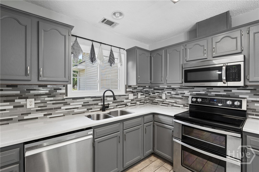 476 Roebling Road