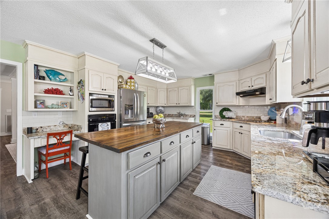 5087 Highway 119 N