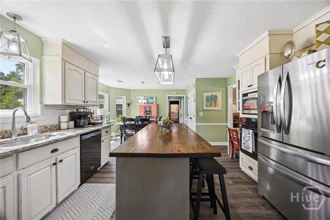 5087 Highway 119 N