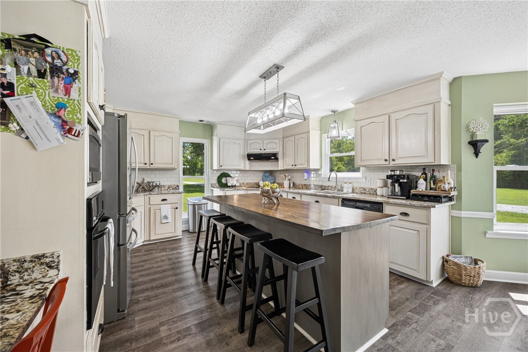5087 Highway 119 N