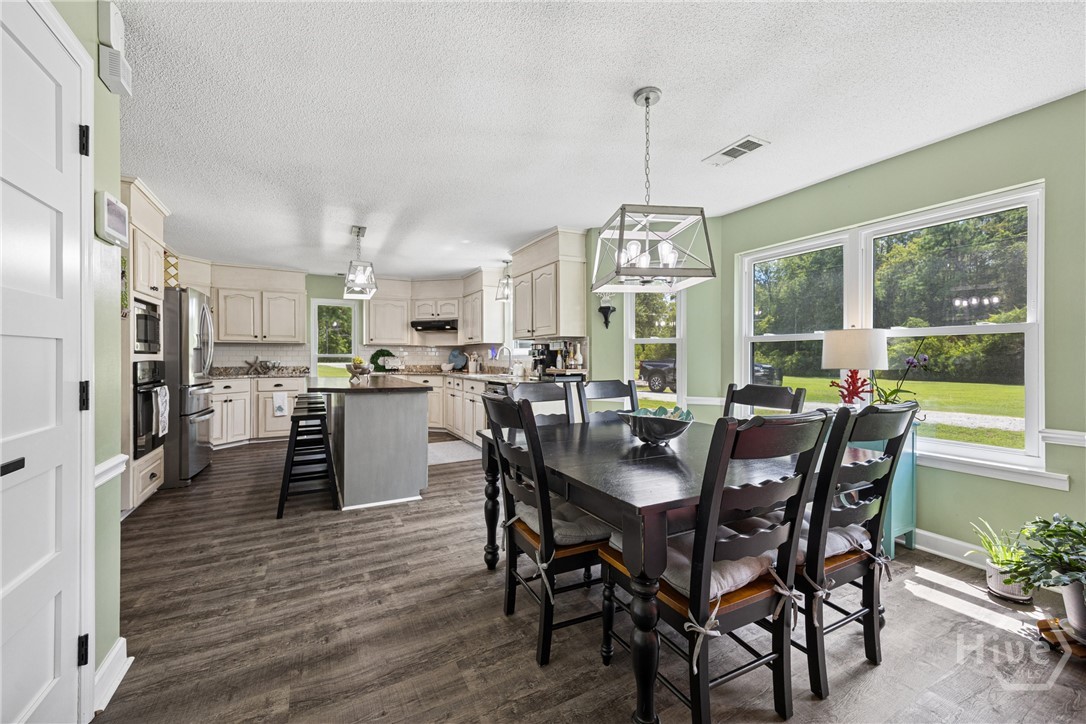 5087 Highway 119 N