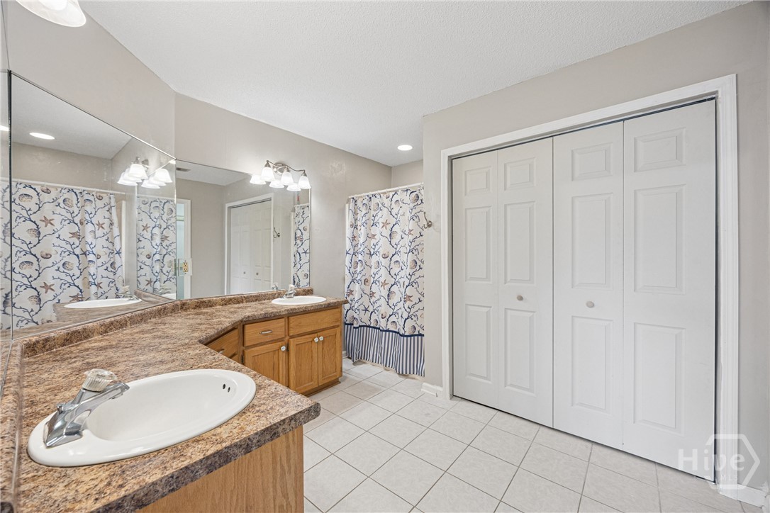 940 Hunters Run Road
