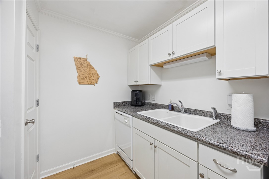 401 N Cromwell Road