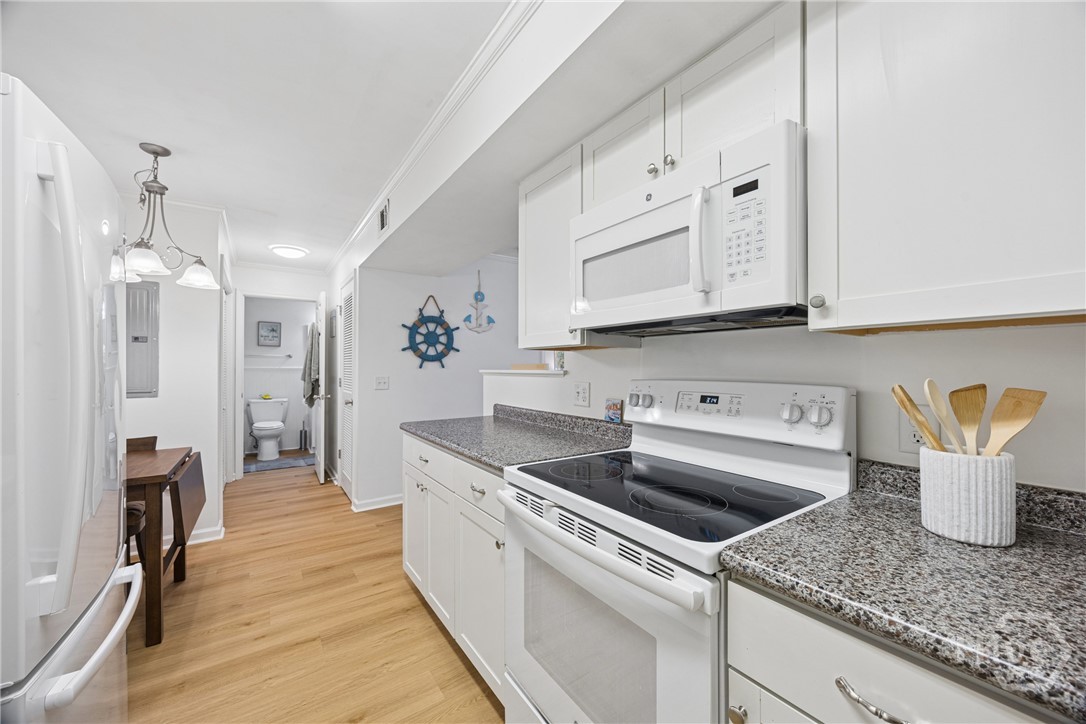 401 N Cromwell Road