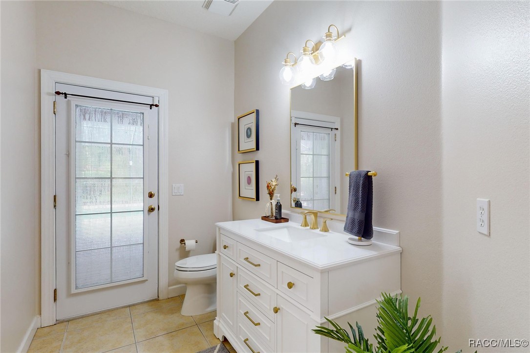 1350 N CIRCUS Terrace