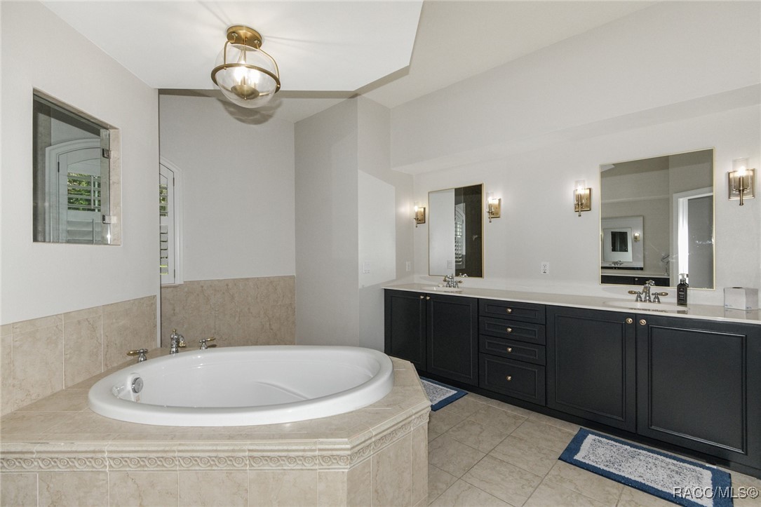 1350 N CIRCUS Terrace