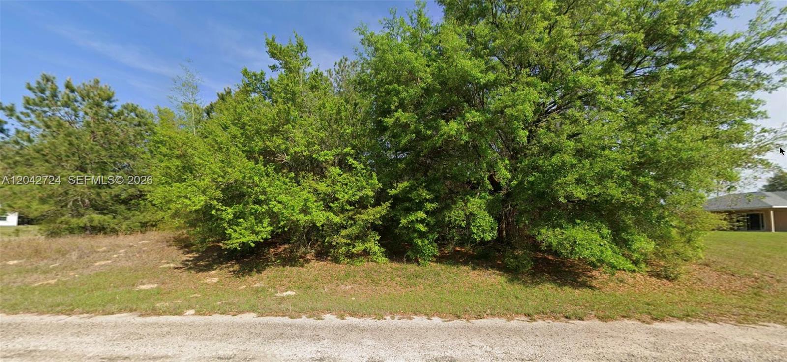 689 E Hope Pl