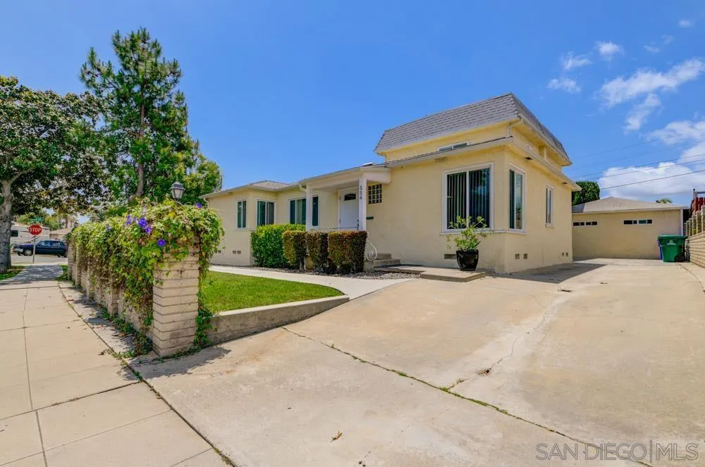 554 Los Angeles Pl