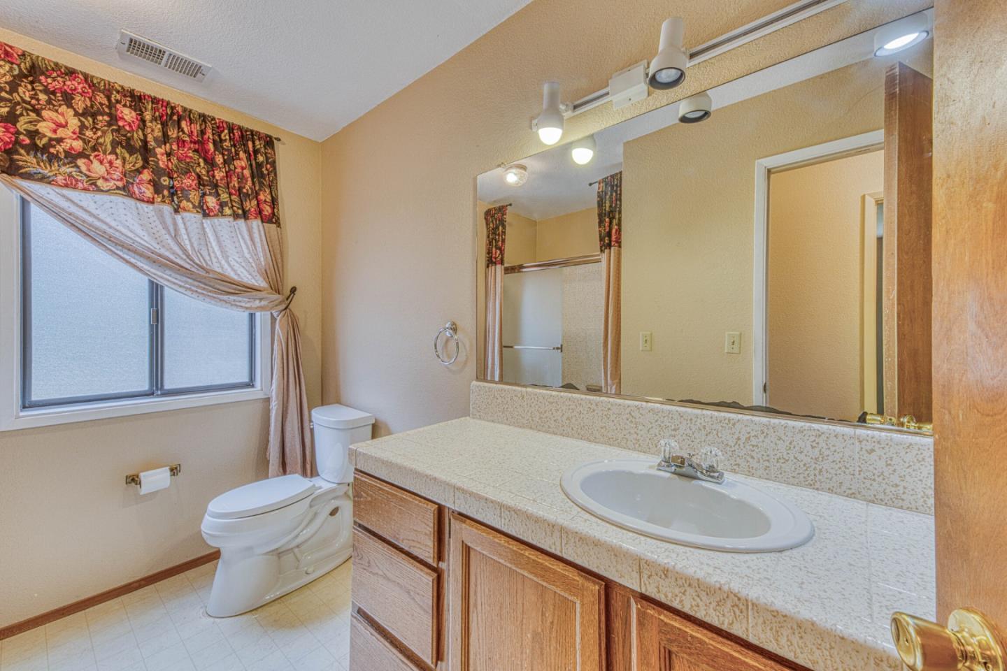 19602 Brentwood CT