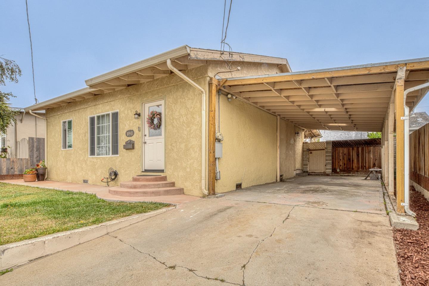 10941 Axtell ST