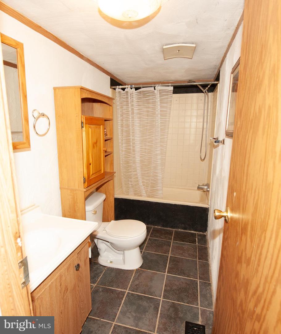 4 N Carrol St