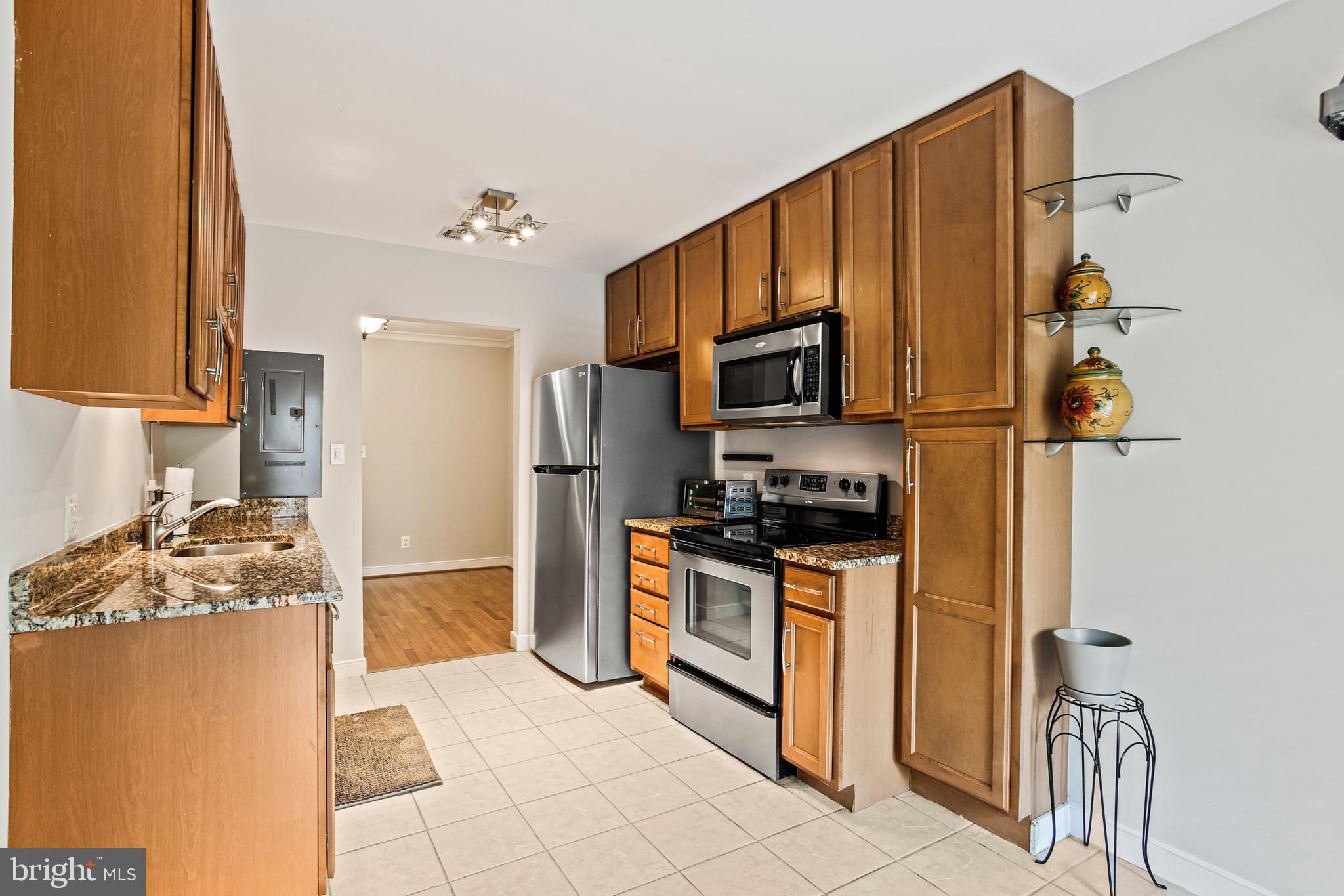 300 HILLTOP LANE 300K