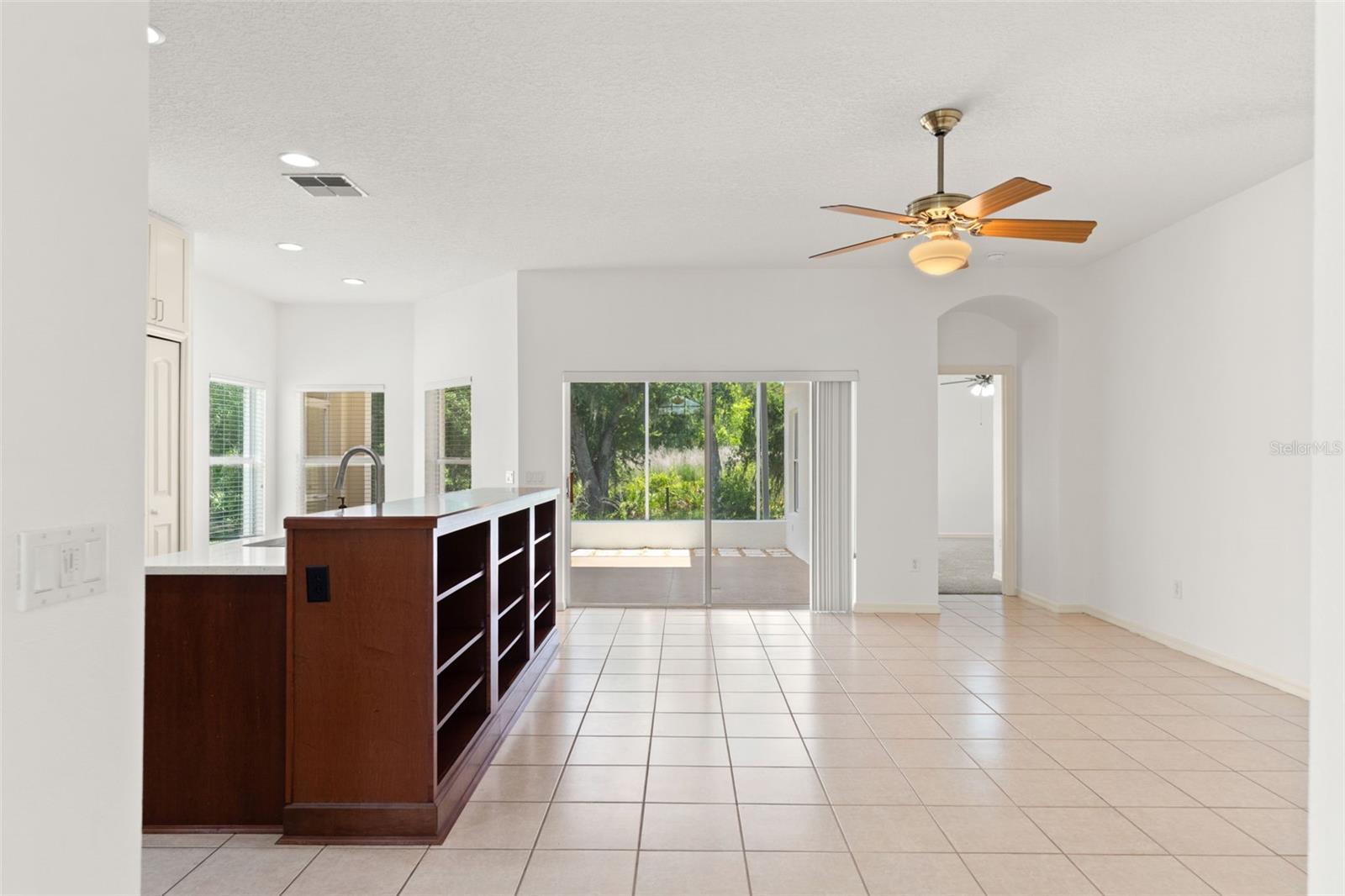 2913 BANYAN HILL LN