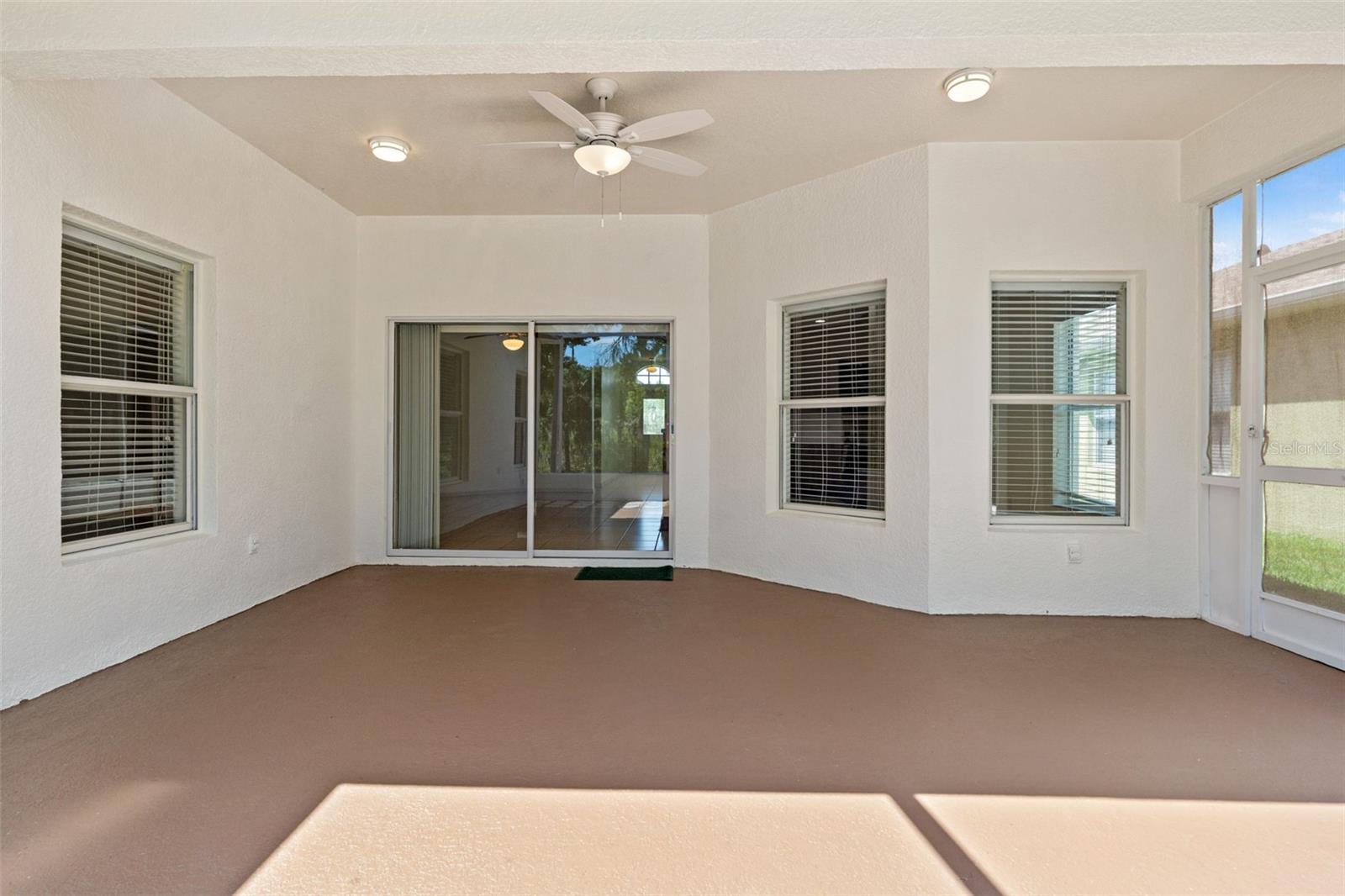 2913 BANYAN HILL LN